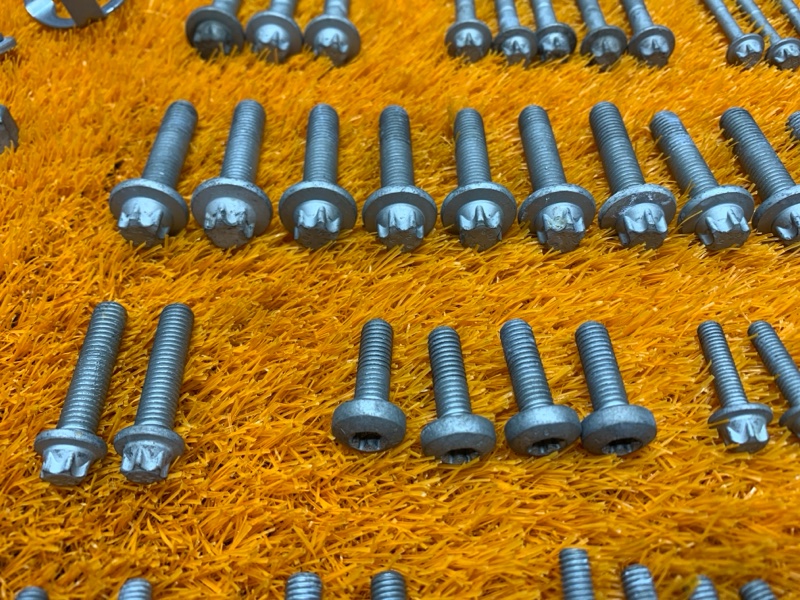 Болты и гайки ДВС, 560 рублей, Красноярск