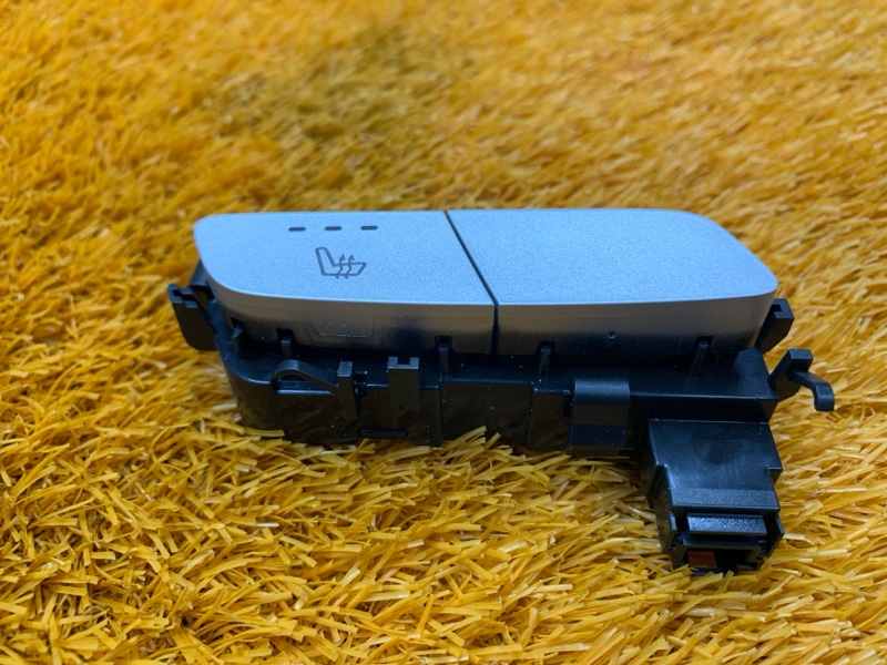 Кнопка подогрева сидений, 800 рублей, Красноярск