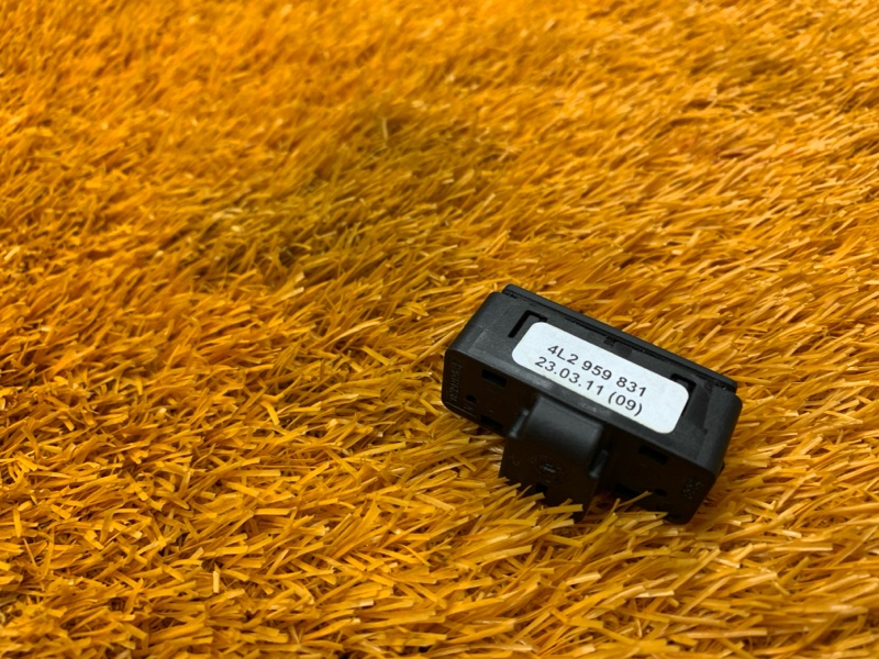 Кнопка открывания багажника, 830 рублей, Красноярск