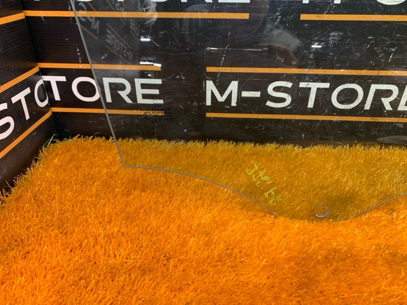 Стекло боковое, 1640 рублей, Красноярск