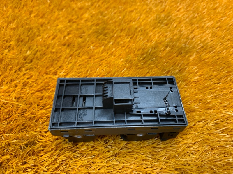 Блок управления стеклоподъемниками, 2000 рублей, Красноярск