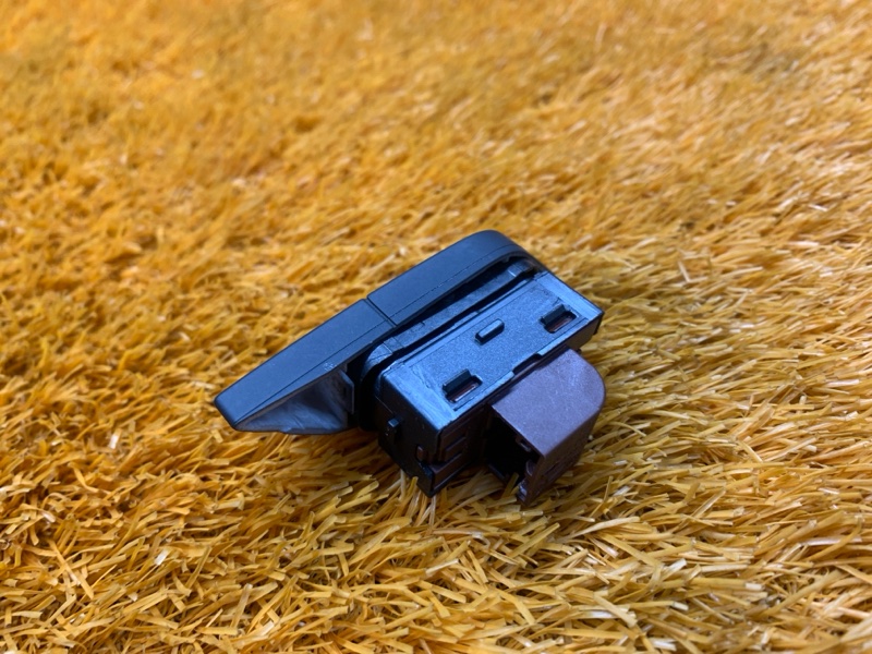 Кнопка центрального замка, 1000 рублей, Красноярск