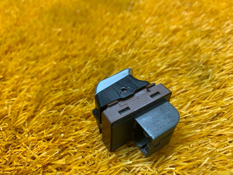 Кнопка открывания багажника, 500 рублей, Красноярск