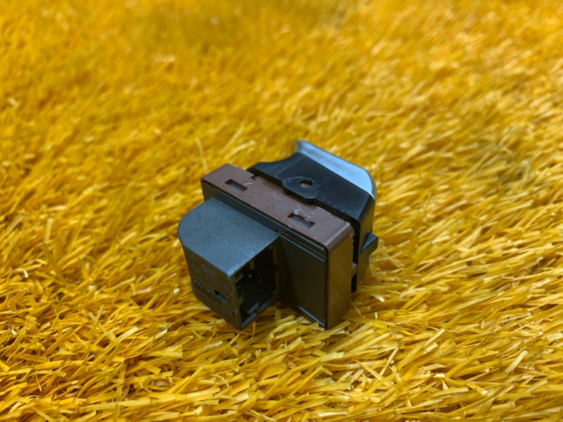 Кнопка открывания багажника, 500 рублей, Красноярск