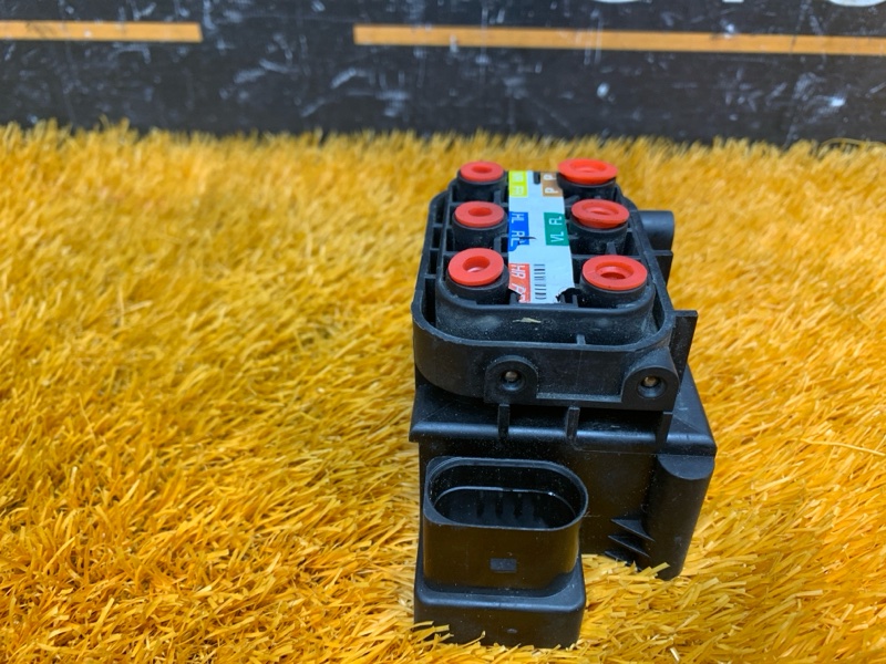 Блок клапанов пневмоподвески, 8410 рублей, Красноярск