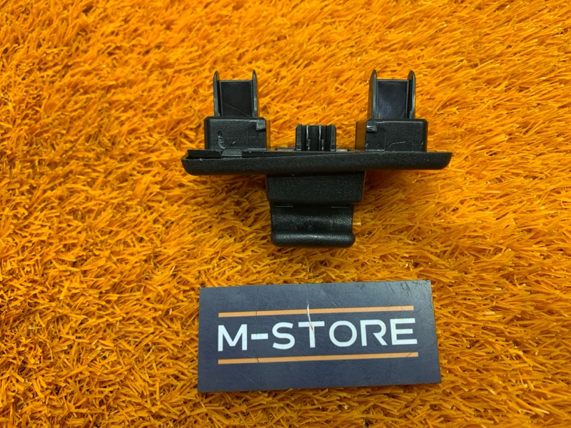 Крючок солнцезащитного козырька, 250 рублей, Красноярск