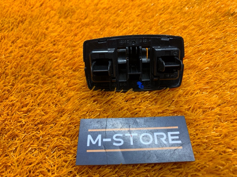 Крючок солнцезащитного козырька, 250 рублей, Красноярск