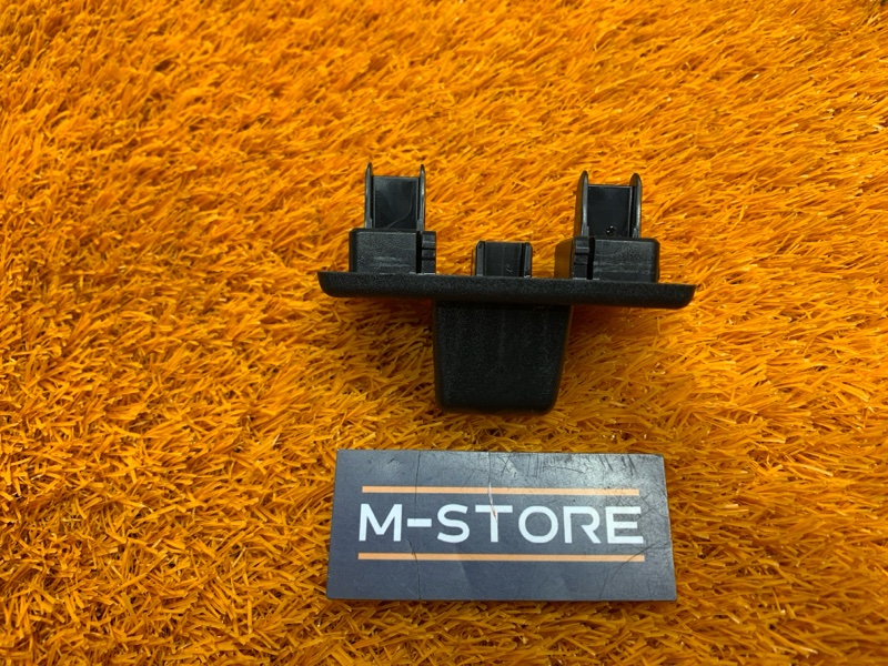 Крючок солнцезащитного козырька, 250 рублей, Красноярск