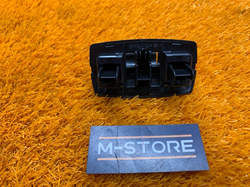 Крючок солнцезащитного козырька, 250 рублей, Красноярск