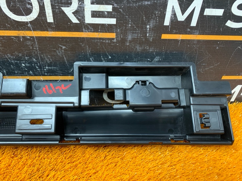 кронштейн порога, 250 рублей, Красноярск