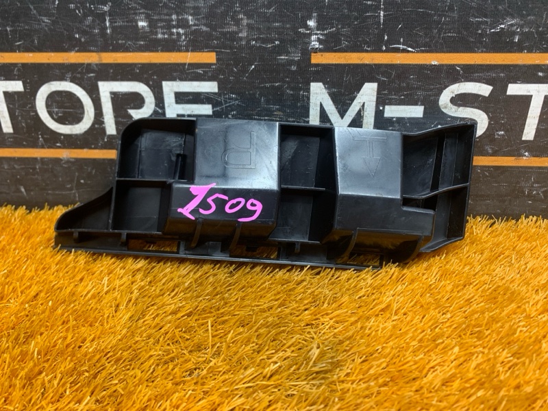 крепление бампера, 800 рублей, Красноярск