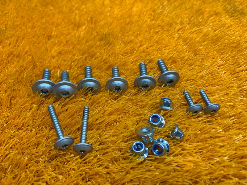 Болты и гайки дверей, 250 рублей, Красноярск