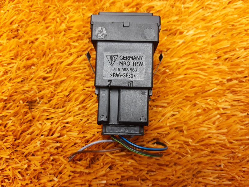 Кнопка подогрева сидений, 300 рублей, Красноярск