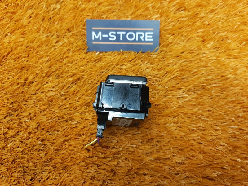 Кнопка подогрева сидений, 1000 рублей, Красноярск