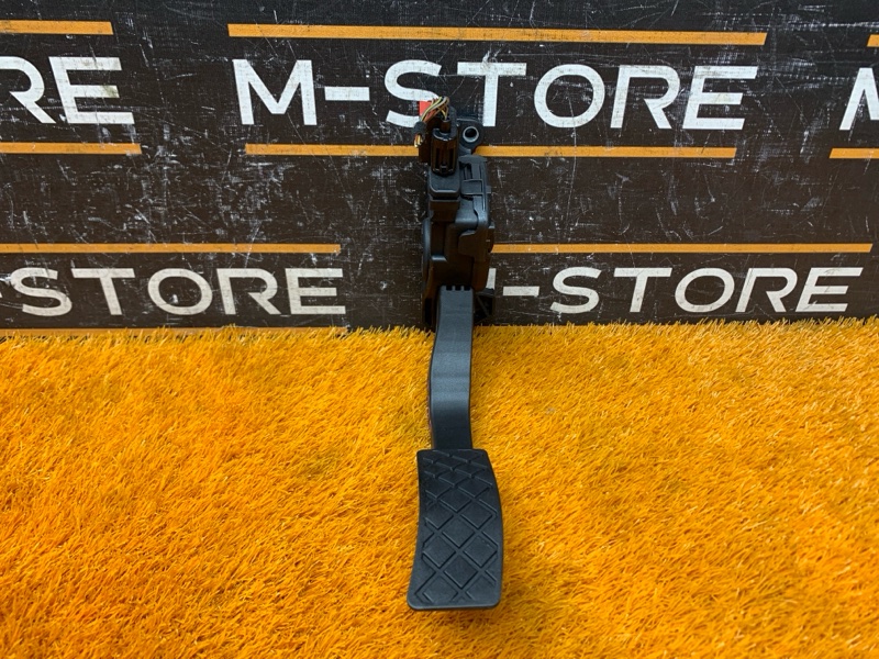 педаль газа, 500 рублей, Красноярск