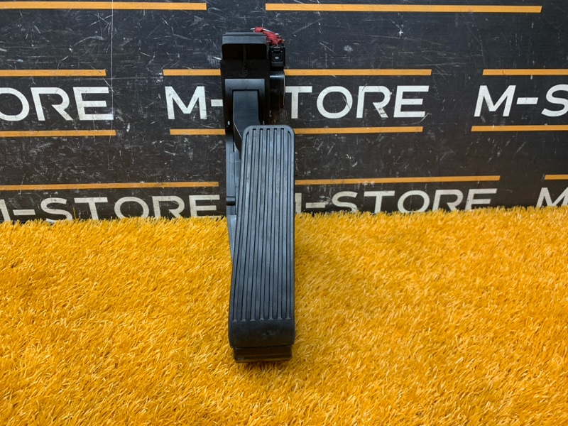 педаль газа, 1000 рублей, Красноярск