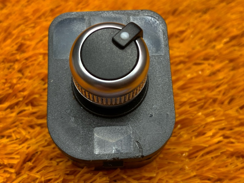 Кнопка регулировки зеркал, 1000 рублей, Красноярск