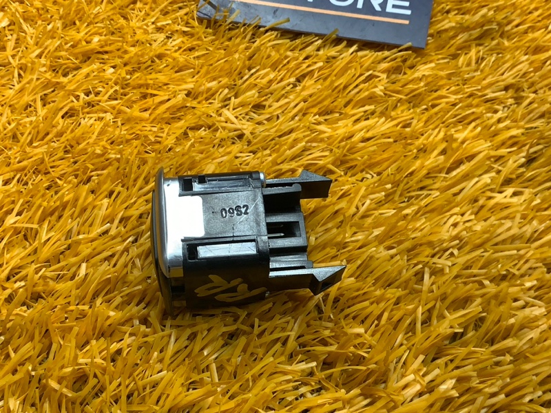 Кнопка подогрева сидений, 1000 рублей, Красноярск