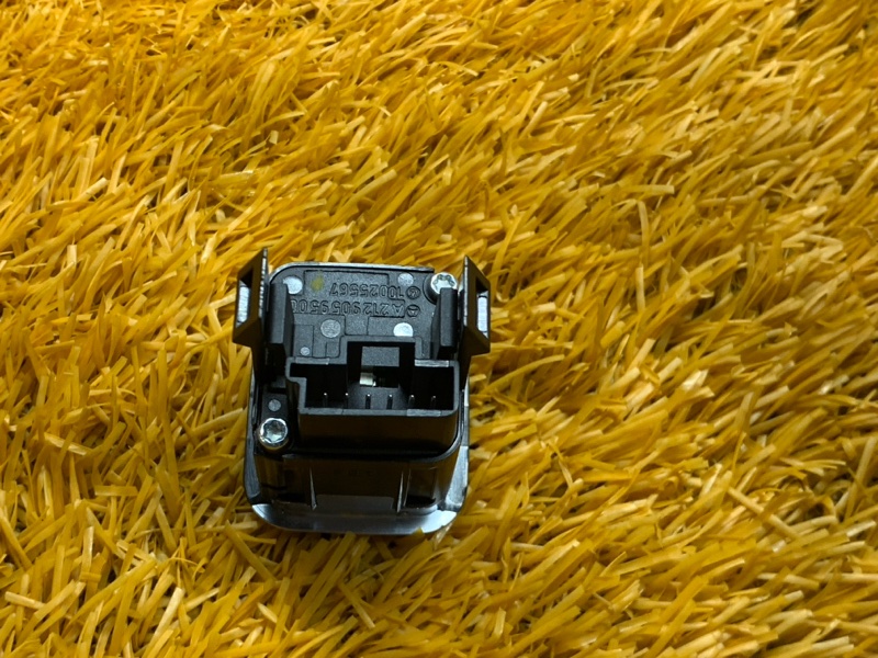 Кнопка подогрева сидений, 1000 рублей, Красноярск