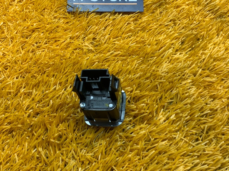 Кнопка подогрева сидений, 1000 рублей, Красноярск