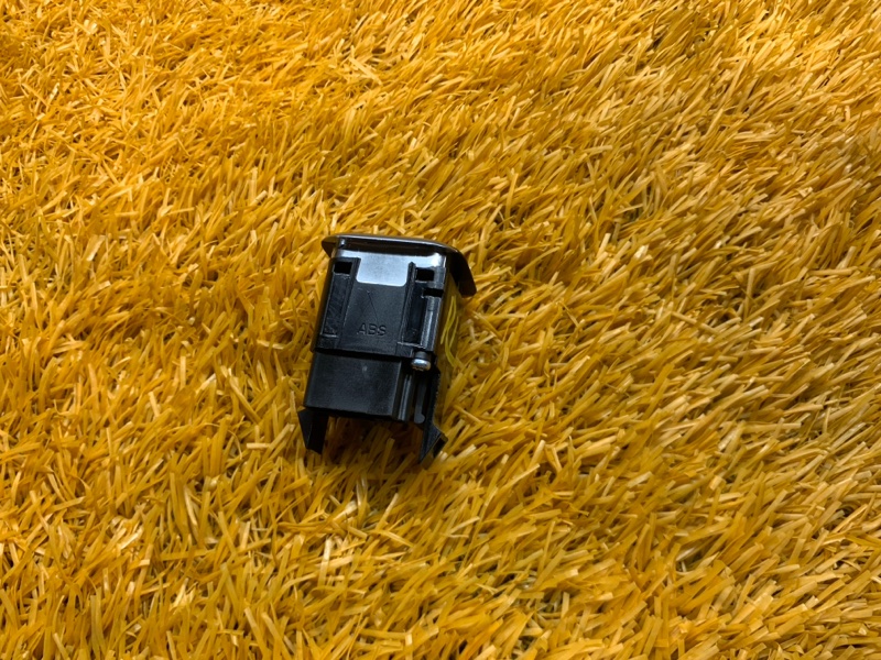 Кнопка подогрева сидений, 1000 рублей, Красноярск