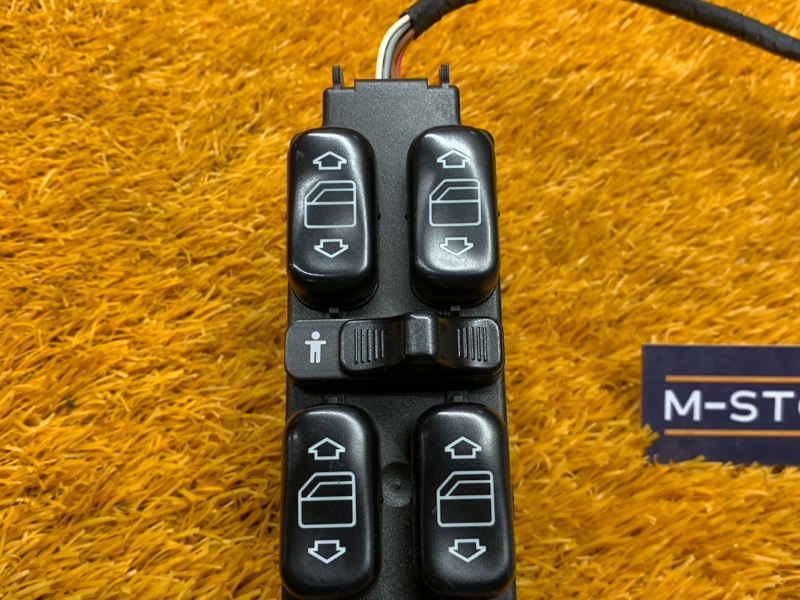 Блок управления стеклоподъемниками, 1000 рублей, Красноярск