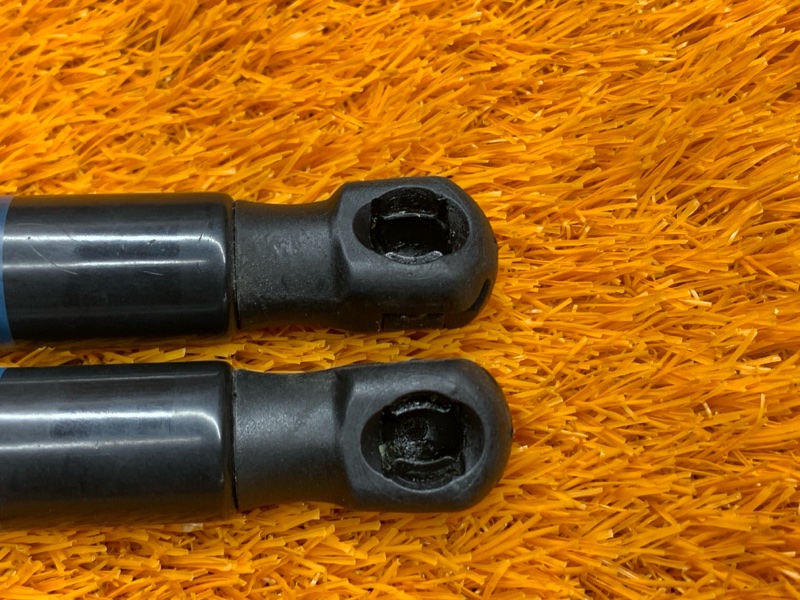 амортизатор капота, 900 рублей, Красноярск