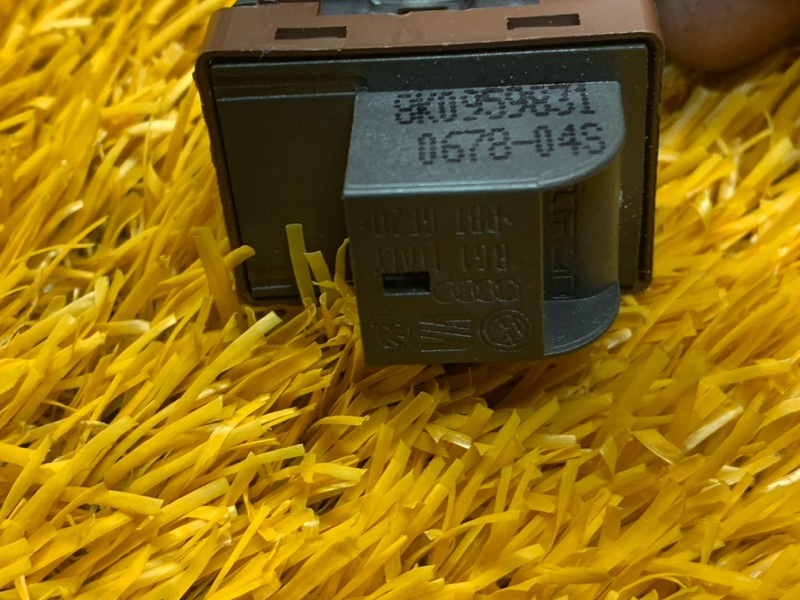 Кнопка открывания багажника, 350 рублей, Красноярск