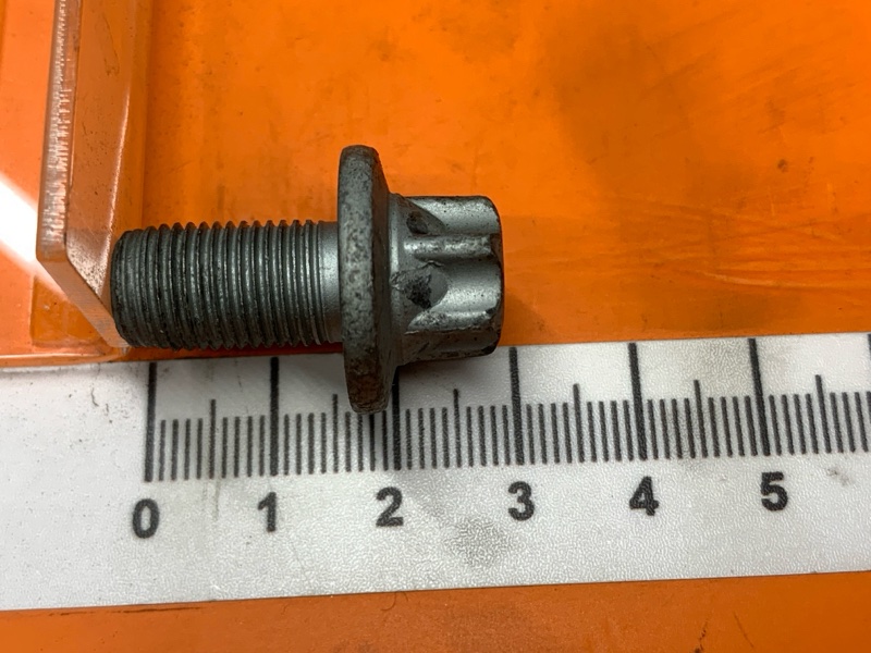 болт гидротрансформатора, 490 рублей, Красноярск