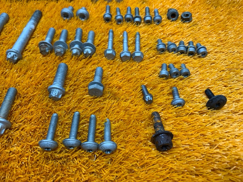 Болты и гайки ДВС, 1100 рублей, Красноярск