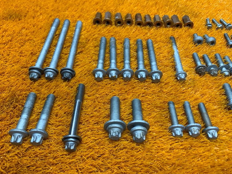 Болты и гайки ДВС, 1100 рублей, Красноярск