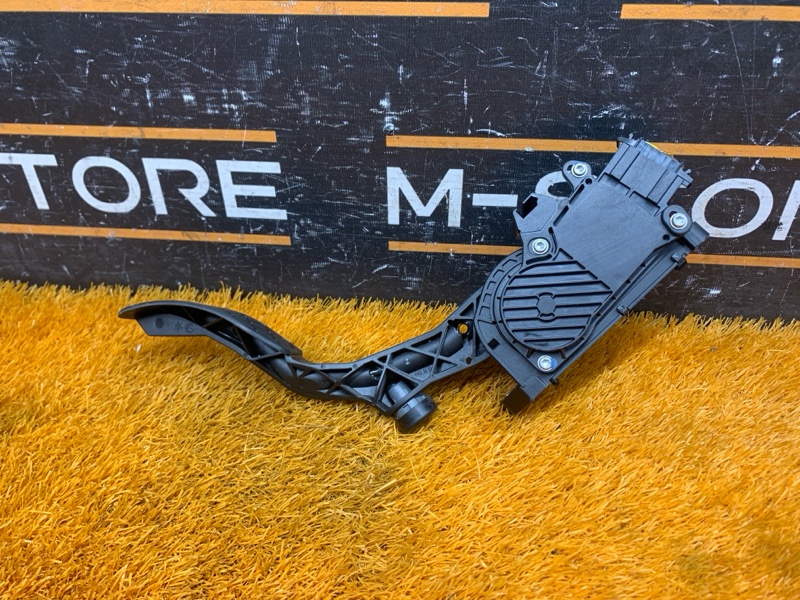 педаль газа, 1640 рублей, Красноярск