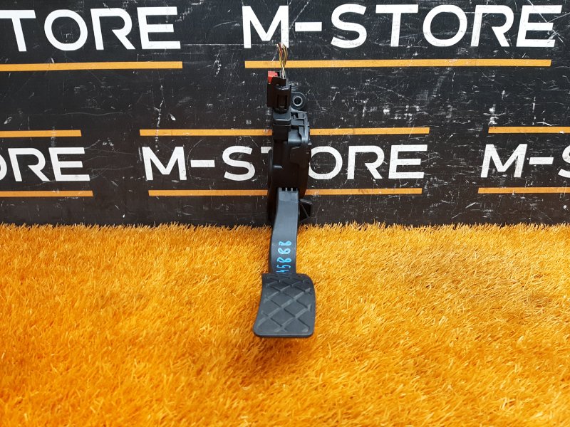 педаль газа, 500 рублей, Красноярск