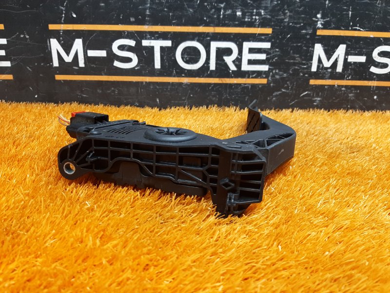 педаль газа, 500 рублей, Красноярск