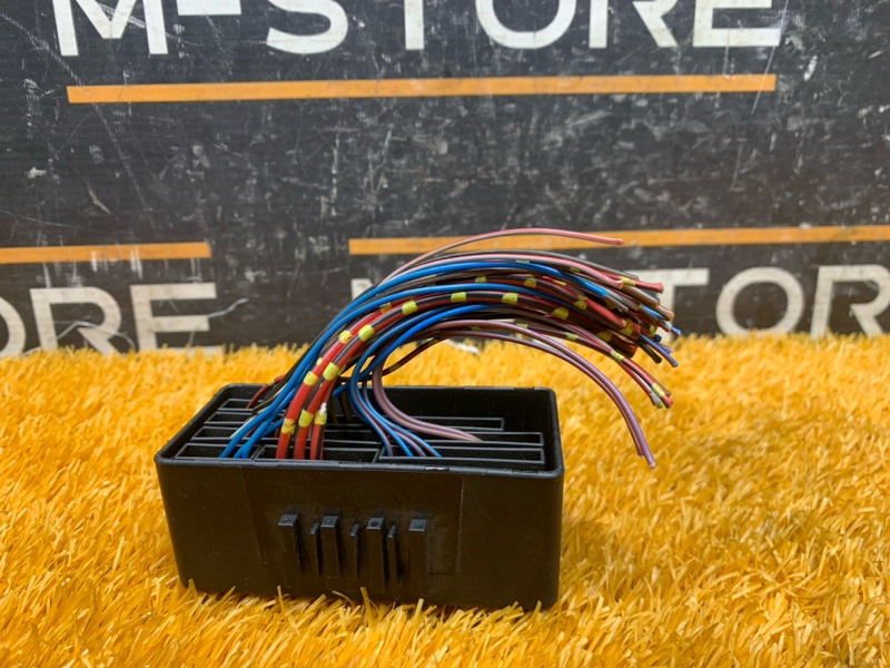 Кронштейн блока реле, 500 рублей, Красноярск