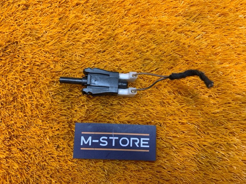 Концевик стояночного тормоза, 200 рублей, Красноярск