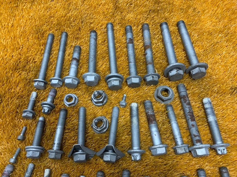 Болты и гайки задней подвески, 790 рублей, Красноярск