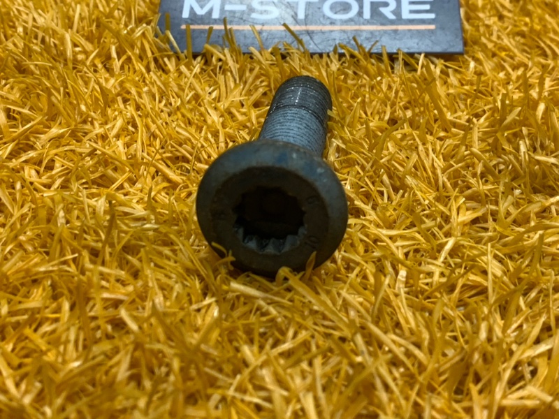 болт ступичный, 100 рублей, Красноярск