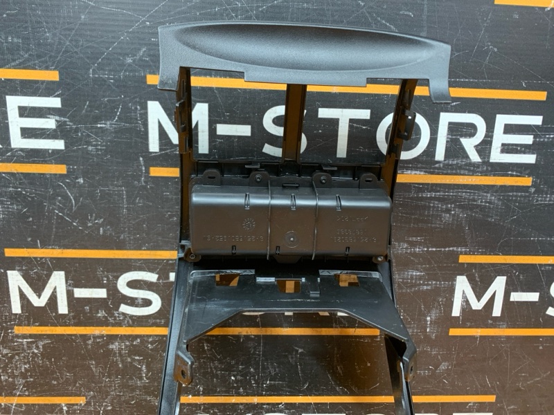 Накладка подлокотника, 500 рублей, Красноярск