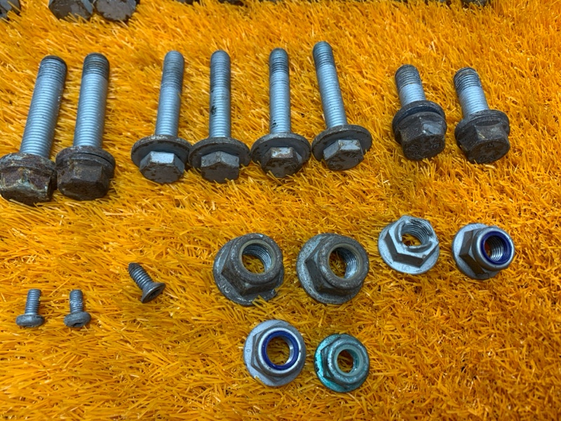 Болты и гайки задней подвески, 640 рублей, Красноярск