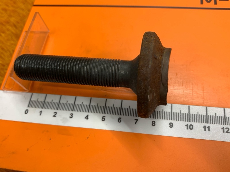 Болт привода, 200 рублей, Красноярск