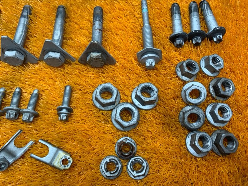 Болты и гайки задней подвески, 560 рублей, Красноярск