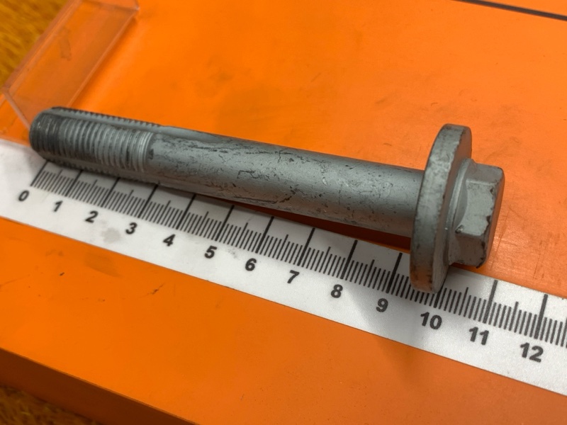 Болт развальный, 520 рублей, Красноярск