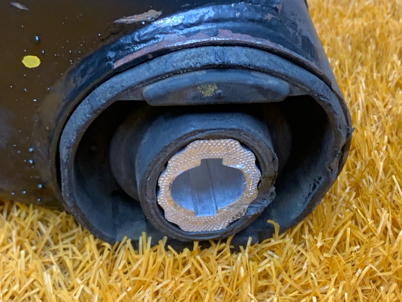 Балка поперечная (подрамник), 1500 рублей, Красноярск