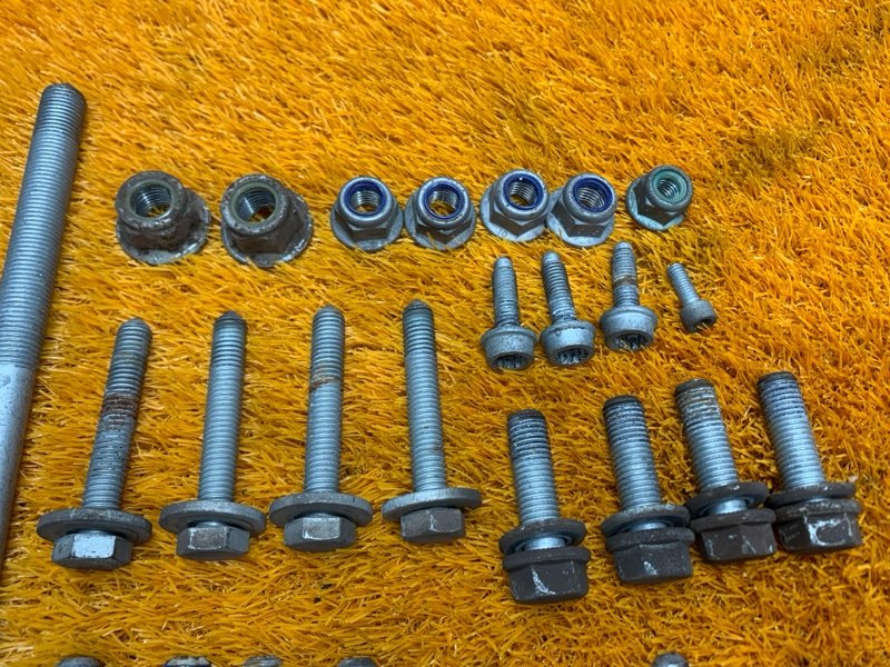 Болты и гайки задней подвески, 700 рублей, Красноярск