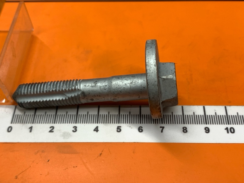 Болт развальный, 600 рублей, Красноярск