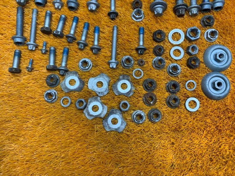 Болты и гайки задней подвески, 790 рублей, Красноярск