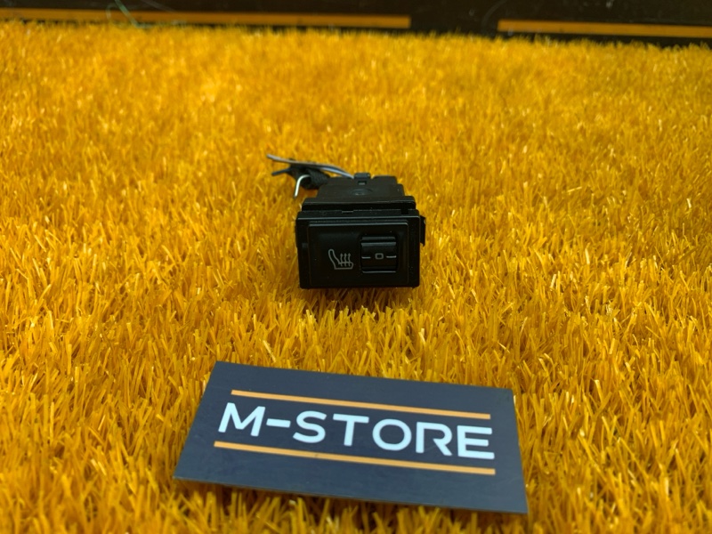 Кнопка подогрева сидений, 300 рублей, Красноярск