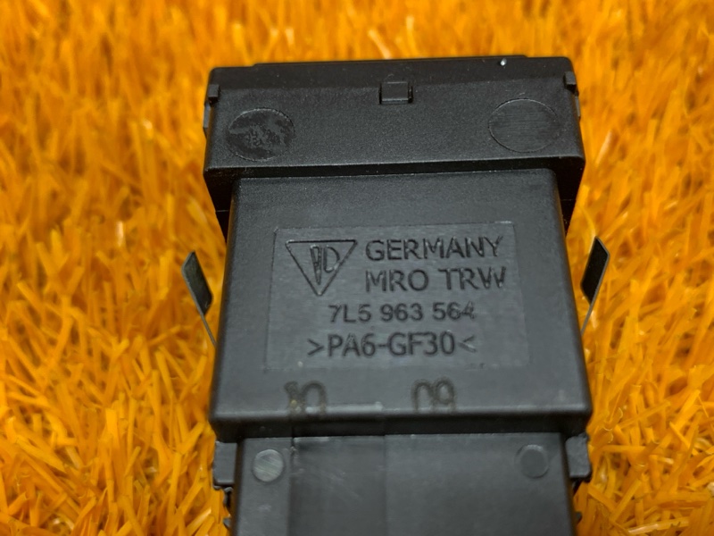 Кнопка подогрева сидений, 300 рублей, Красноярск