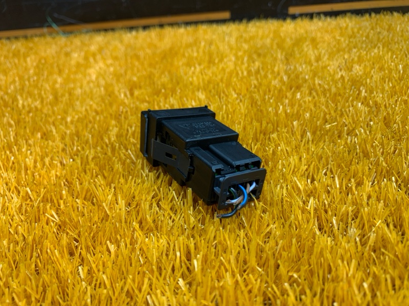 Кнопка подогрева сидений, 300 рублей, Красноярск